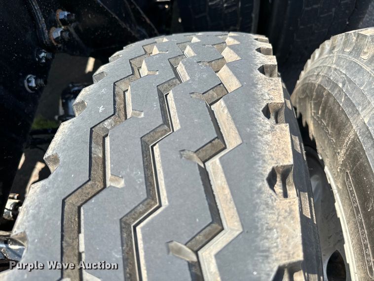 image for item EH3966 2020 Freightliner  122SD semi truck