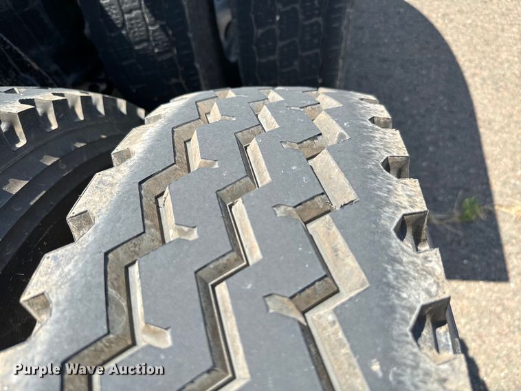 image for item EH3966 2020 Freightliner  122SD semi truck