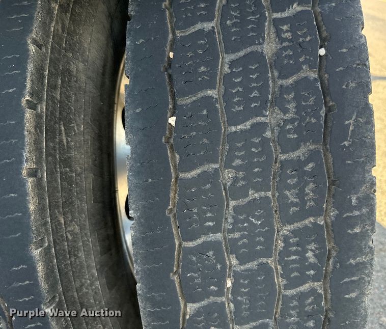 image for item EH3966 2020 Freightliner  122SD semi truck