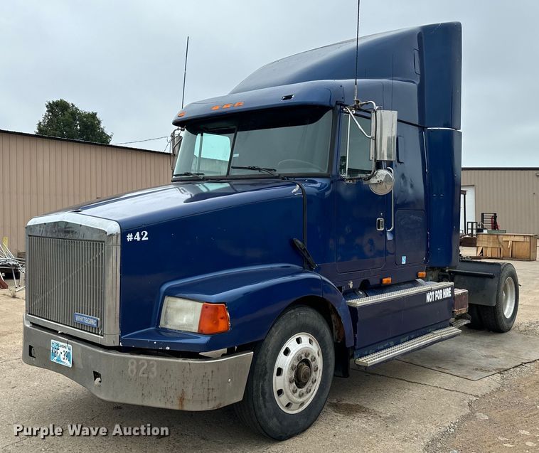 image for item EH3968 1991 White GMC  semi truck