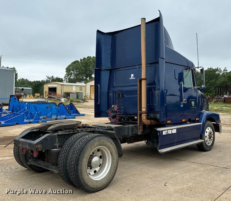 image for item EH3968 1991 White GMC  semi truck