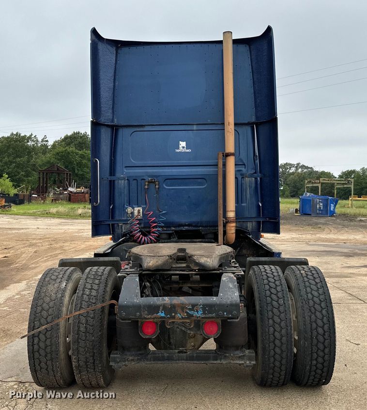 image for item EH3968 1991 White GMC  semi truck