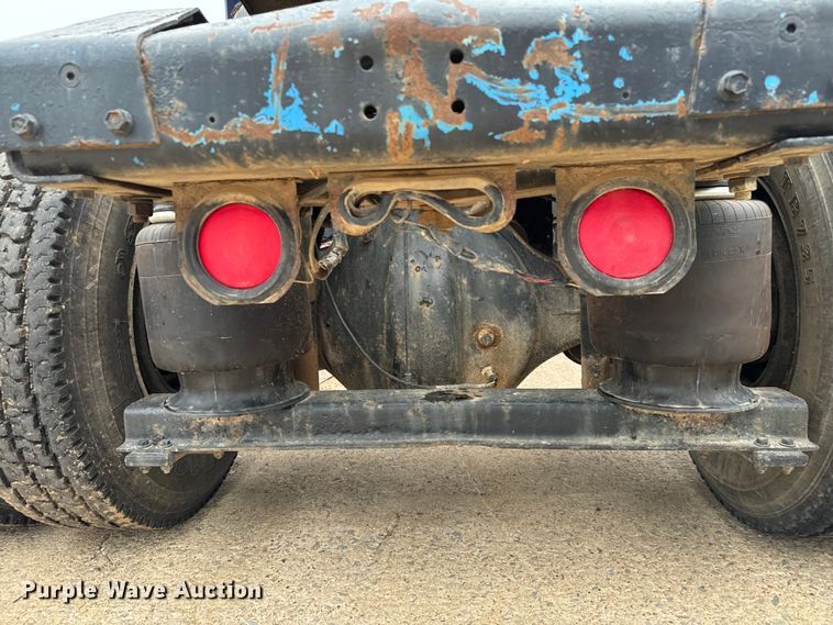 image for item EH3968 1991 White GMC  semi truck