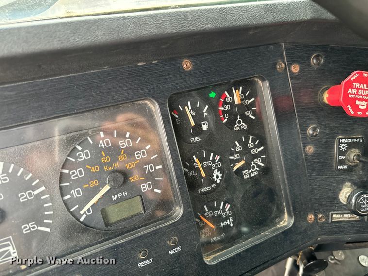 image for item EH3968 1991 White GMC  semi truck