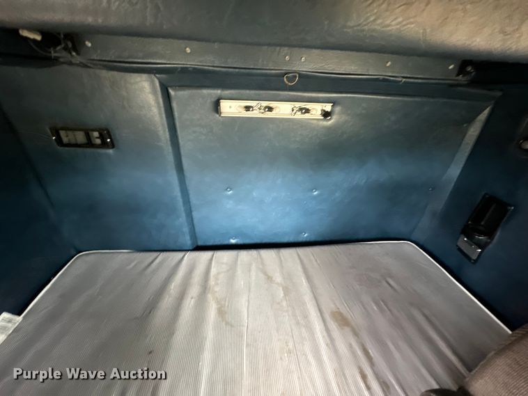 image for item EH3968 1991 White GMC  semi truck