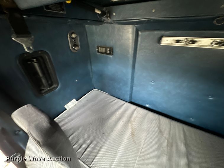 image for item EH3968 1991 White GMC  semi truck