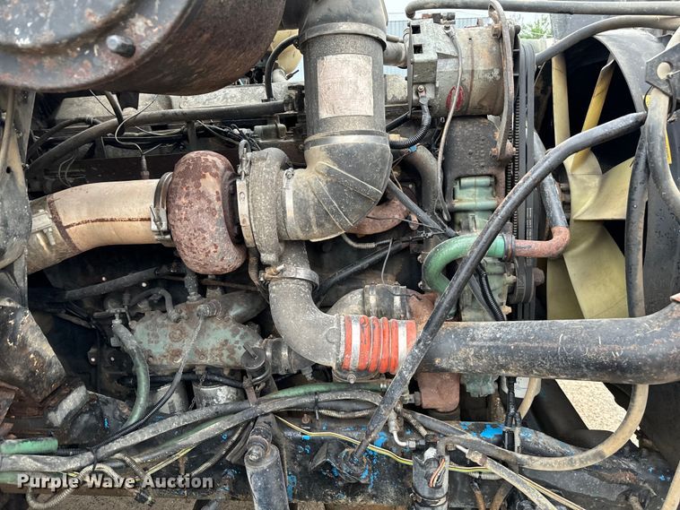 image for item EH3968 1991 White GMC  semi truck