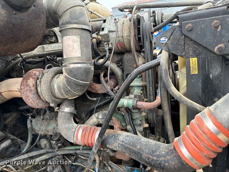 image for item EH3968 1991 White GMC  semi truck