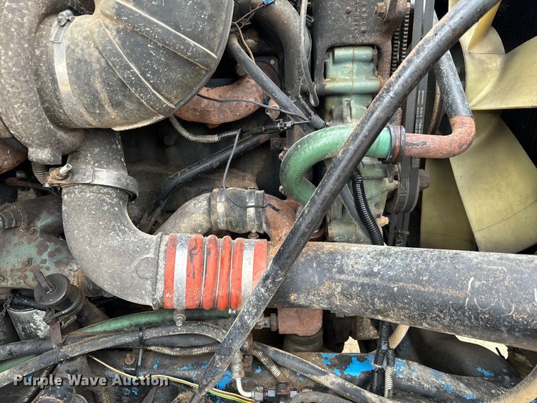 image for item EH3968 1991 White GMC  semi truck