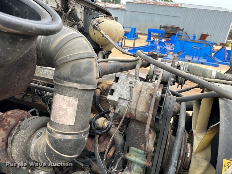 image for item EH3968 1991 White GMC  semi truck