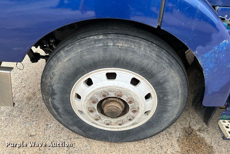 image for item EH3968 1991 White GMC  semi truck