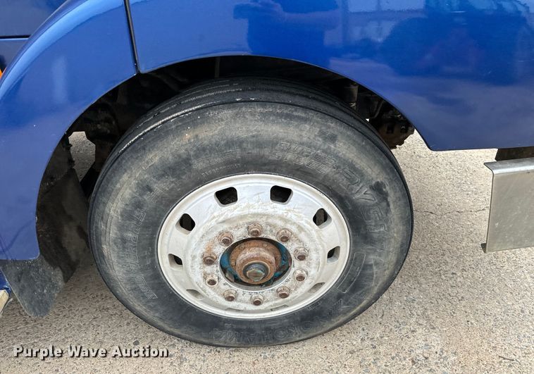 image for item EH3968 1991 White GMC  semi truck