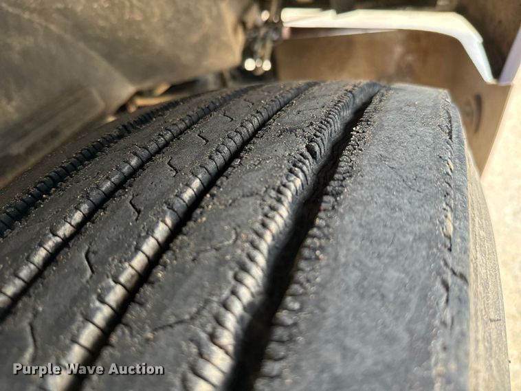 image for item EH3968 1991 White GMC  semi truck