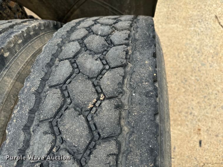 image for item EH3968 1991 White GMC  semi truck