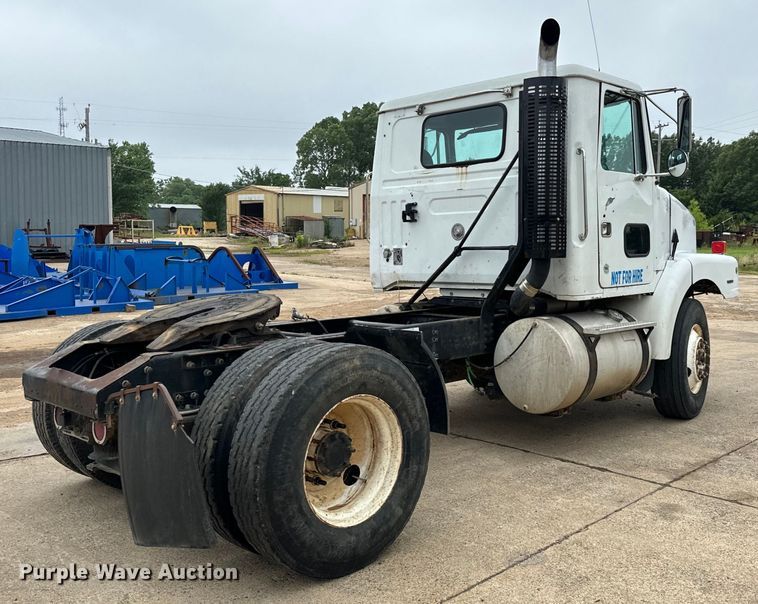 image for item EH3969 1997 Volvo WG Series semi truck