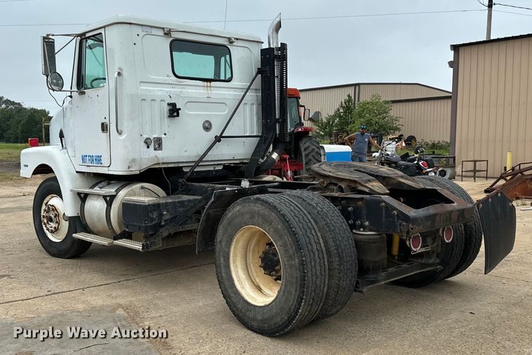 image for item EH3969 1997 Volvo WG Series semi truck