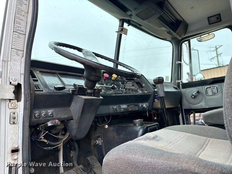 image for item EH3969 1997 Volvo WG Series semi truck