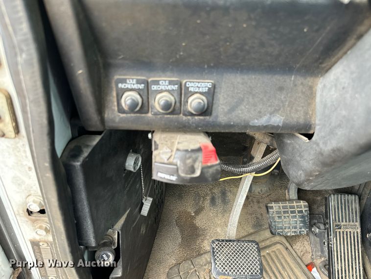 image for item EH3969 1997 Volvo WG Series semi truck