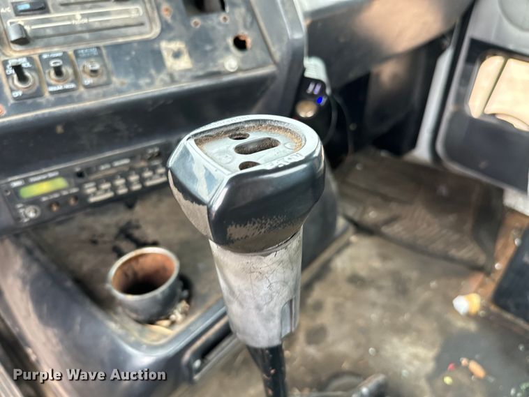 image for item EH3969 1997 Volvo WG Series semi truck