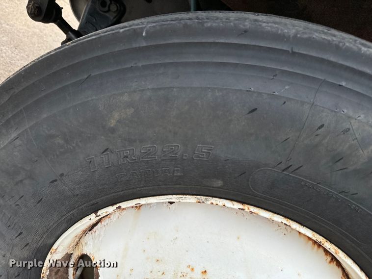 image for item EH3969 1997 Volvo WG Series semi truck