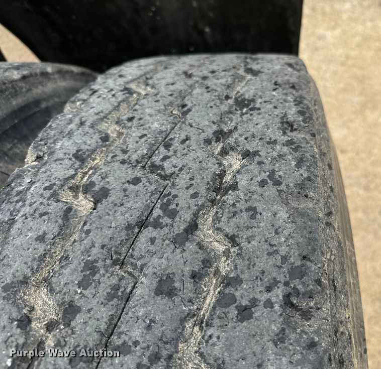 image for item EH3969 1997 Volvo WG Series semi truck