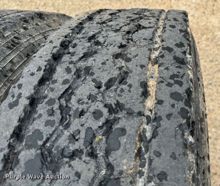 image for item EH3969 1997 Volvo WG Series semi truck