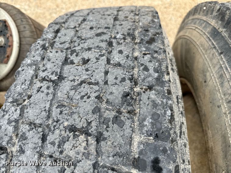 image for item EH3969 1997 Volvo WG Series semi truck