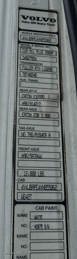 image for item EH3969 1997 Volvo WG Series semi truck