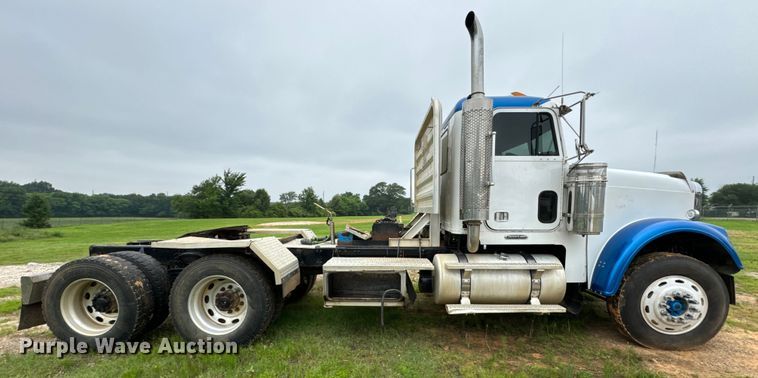 image for item EH3973 2005 Freightliner  FLD semi truck
