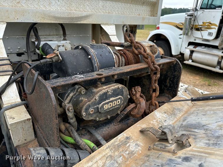 image for item EH3973 2005 Freightliner  FLD semi truck