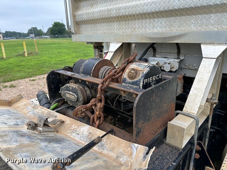 image for item EH3973 2005 Freightliner  FLD semi truck