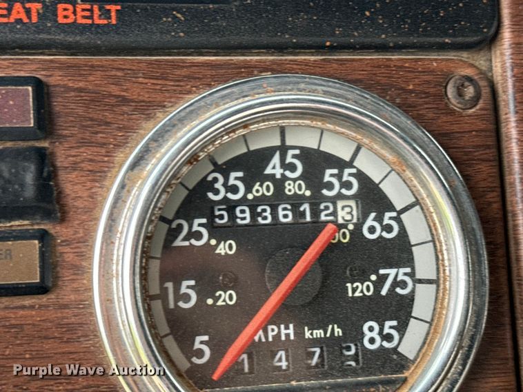 image for item EH3973 2005 Freightliner  FLD semi truck