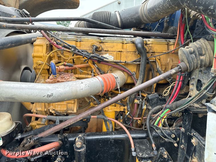 image for item EH3973 2005 Freightliner  FLD semi truck