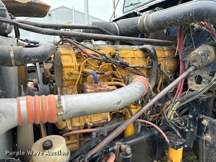 image for item EH3973 2005 Freightliner  FLD semi truck