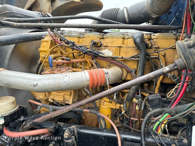 image for item EH3973 2005 Freightliner  FLD semi truck