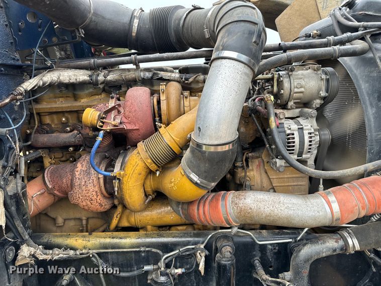 image for item EH3973 2005 Freightliner  FLD semi truck