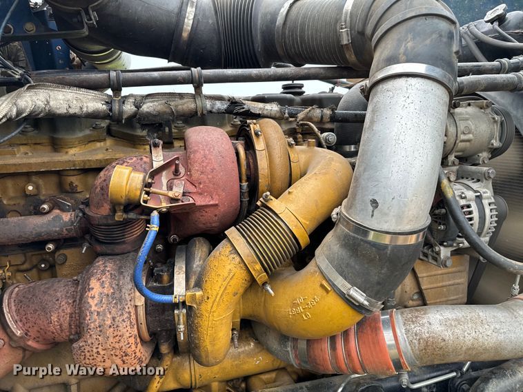 image for item EH3973 2005 Freightliner  FLD semi truck