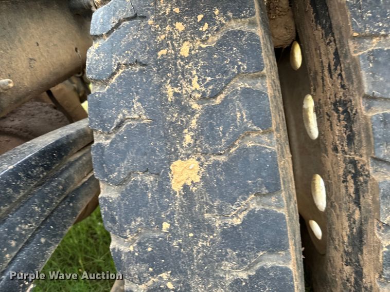 image for item EH3973 2005 Freightliner  FLD semi truck