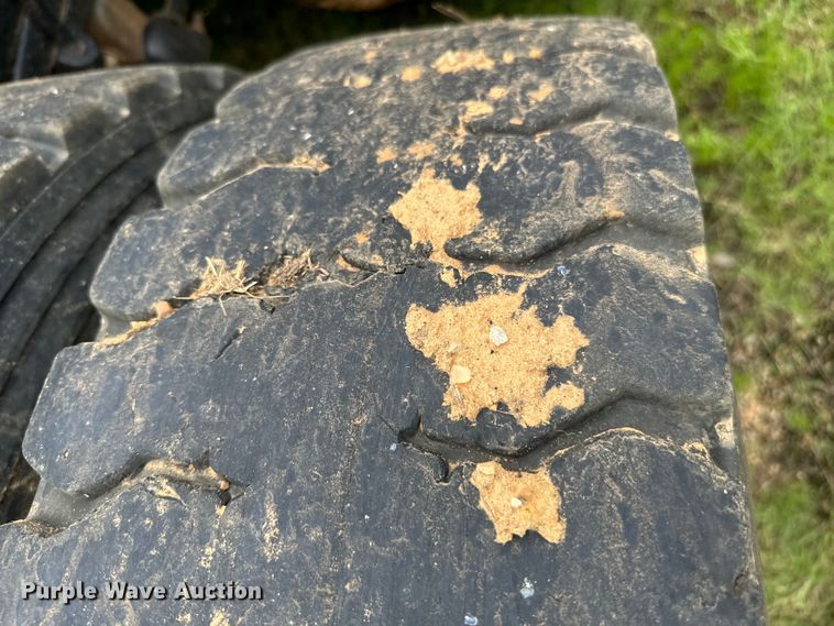 image for item EH3973 2005 Freightliner  FLD semi truck