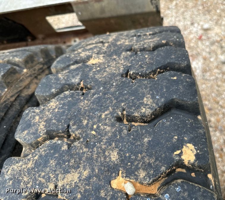 image for item EH3973 2005 Freightliner  FLD semi truck