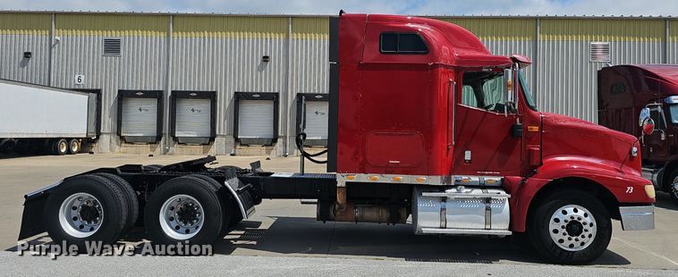 image for item EH5517 2008 International  9200i  semi truck