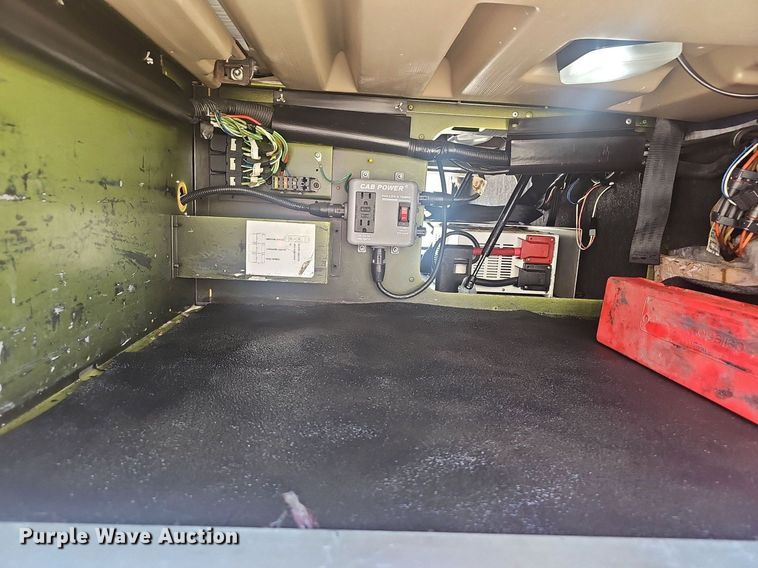 image for item EH5517 2008 International  9200i  semi truck