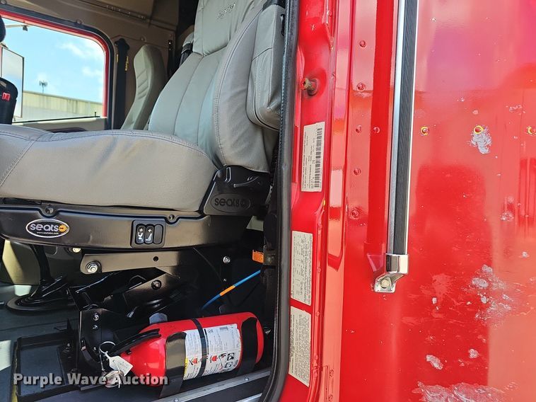 image for item EH5517 2008 International  9200i  semi truck