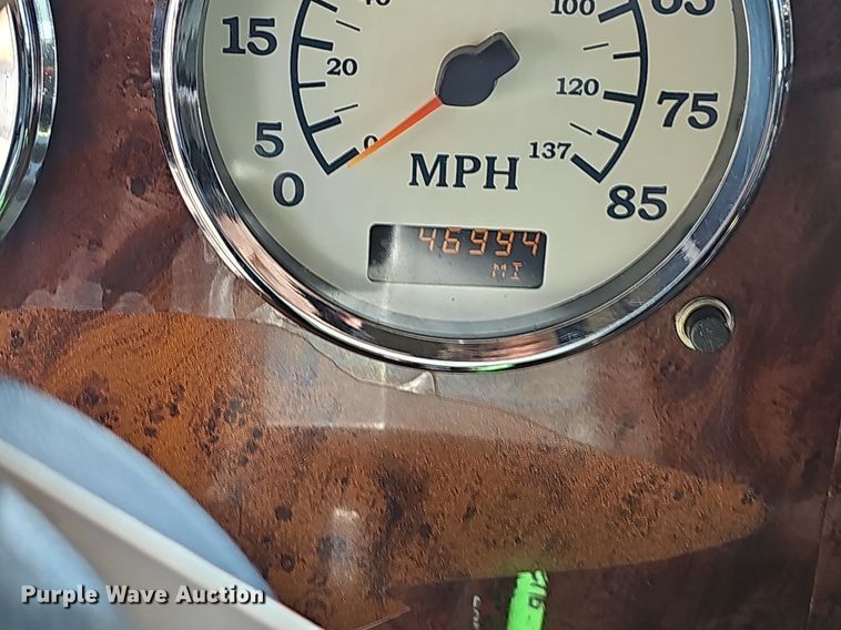 image for item EH5517 2008 International  9200i  semi truck