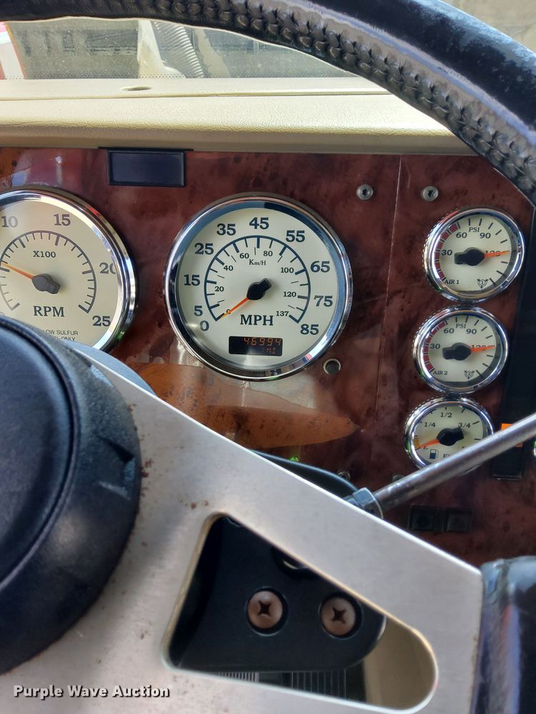 image for item EH5517 2008 International  9200i  semi truck