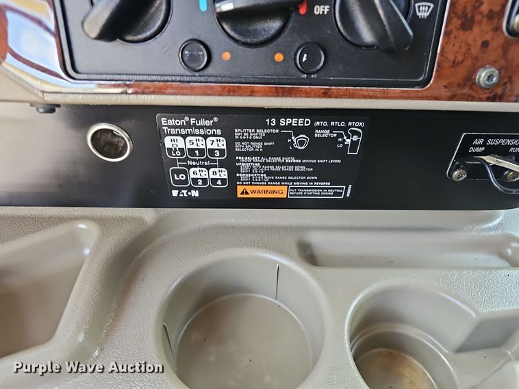 image for item EH5517 2008 International  9200i  semi truck