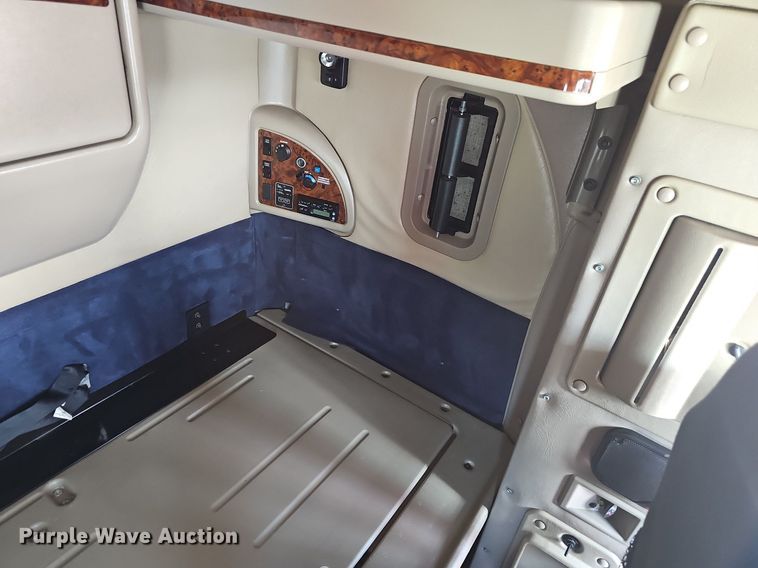 image for item EH5517 2008 International  9200i  semi truck