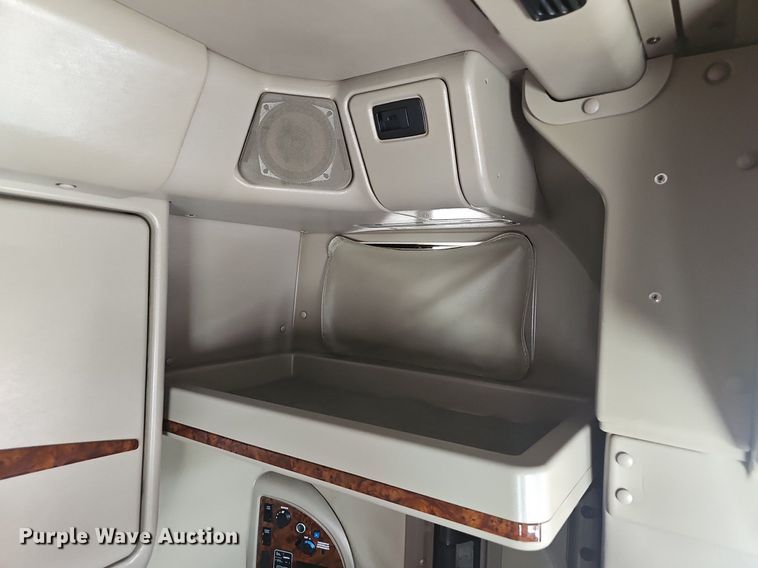 image for item EH5517 2008 International  9200i  semi truck