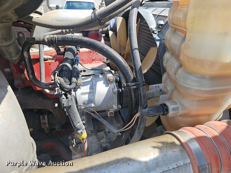 image for item EH5517 2008 International  9200i  semi truck