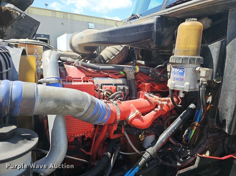 image for item EH5517 2008 International  9200i  semi truck